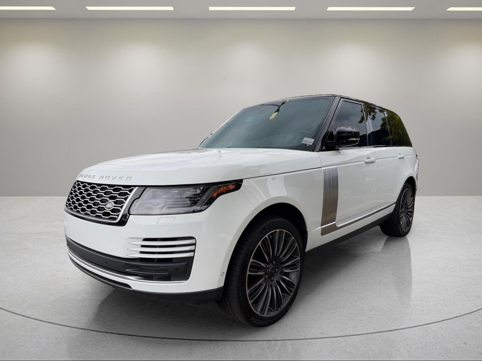 Used 2021 Fuji White Land Rover P525 Westminster image 2