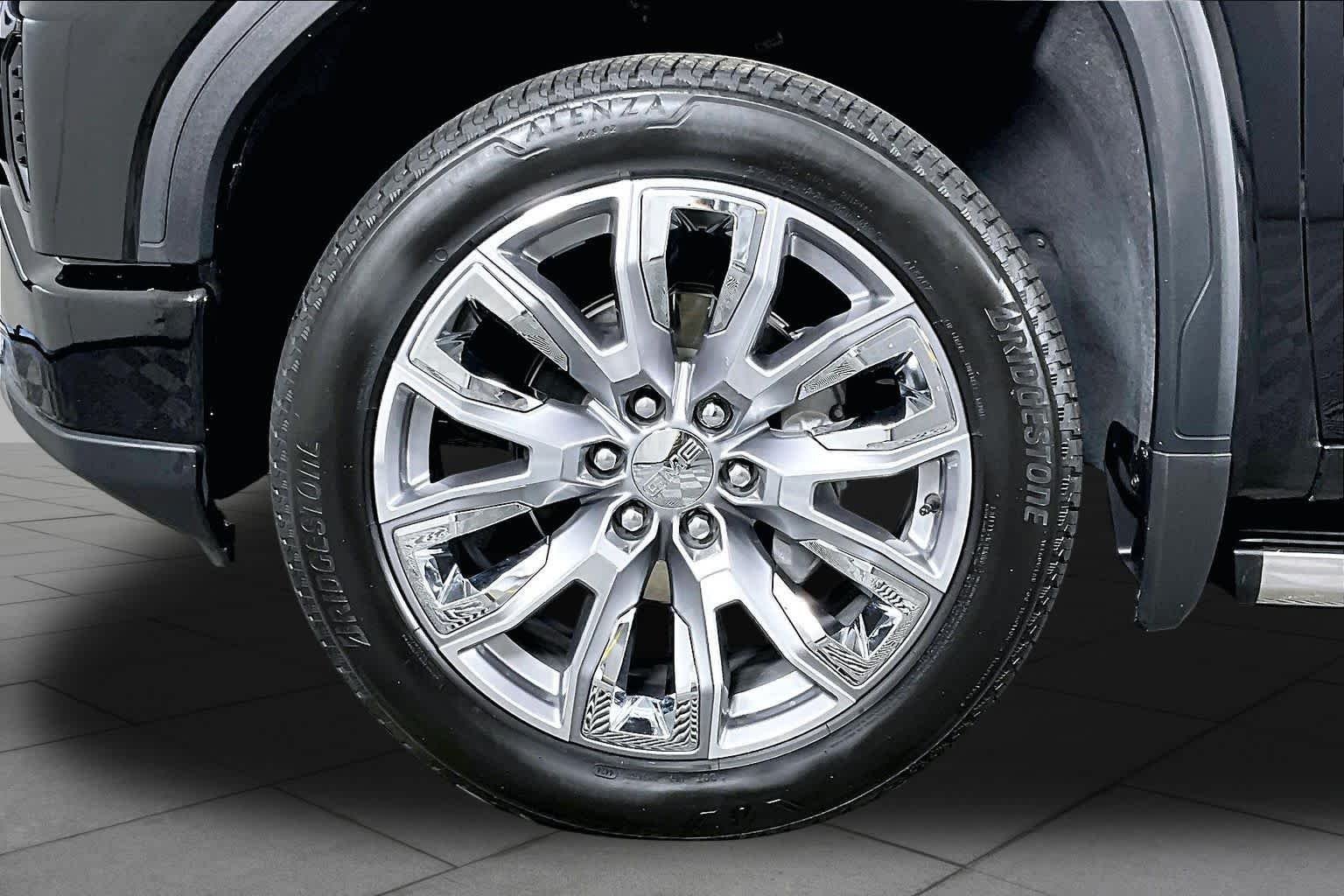 Used 2025 Onyx Black GMC Denali image 11