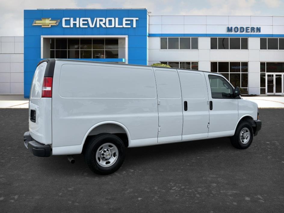 Used 2025 Summit White Chevrolet Work Van image 5