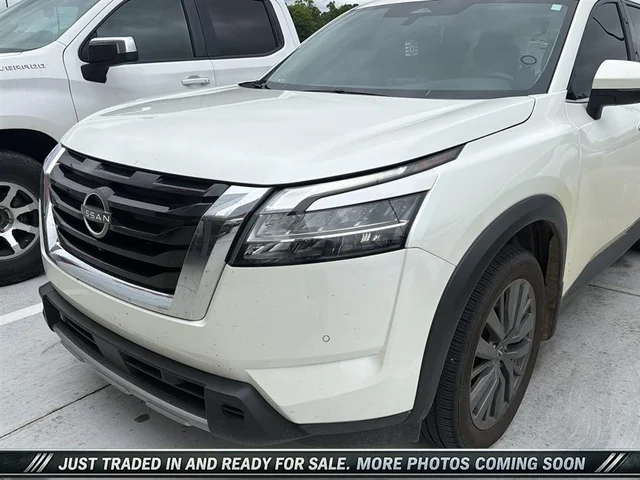 2024 Nissan Pathfinder SL