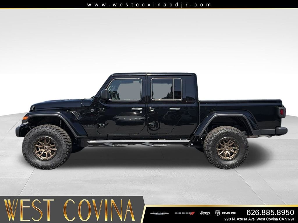 New 2026 Black Clear-Coat Exterior Paint Jeep Sahara image 12