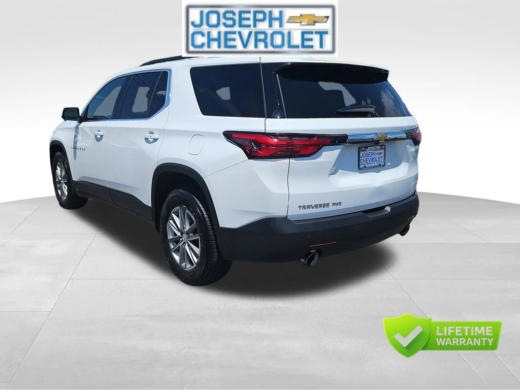Used 2023 Summit White Chevrolet LT Cloth image 3