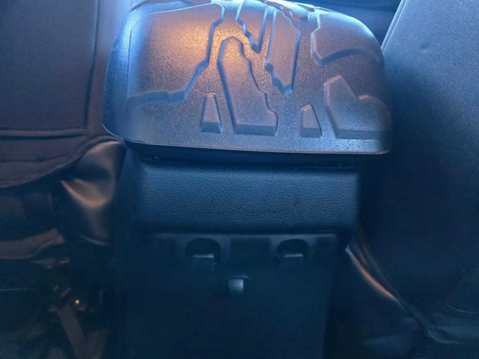 Used 2014  Jeep Rubicon image 12