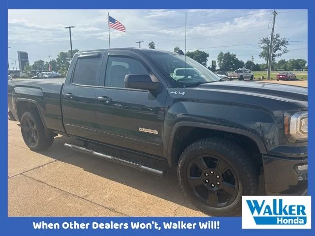 2017 GMC Sierra 4WD Double Cab Standard Box's photo