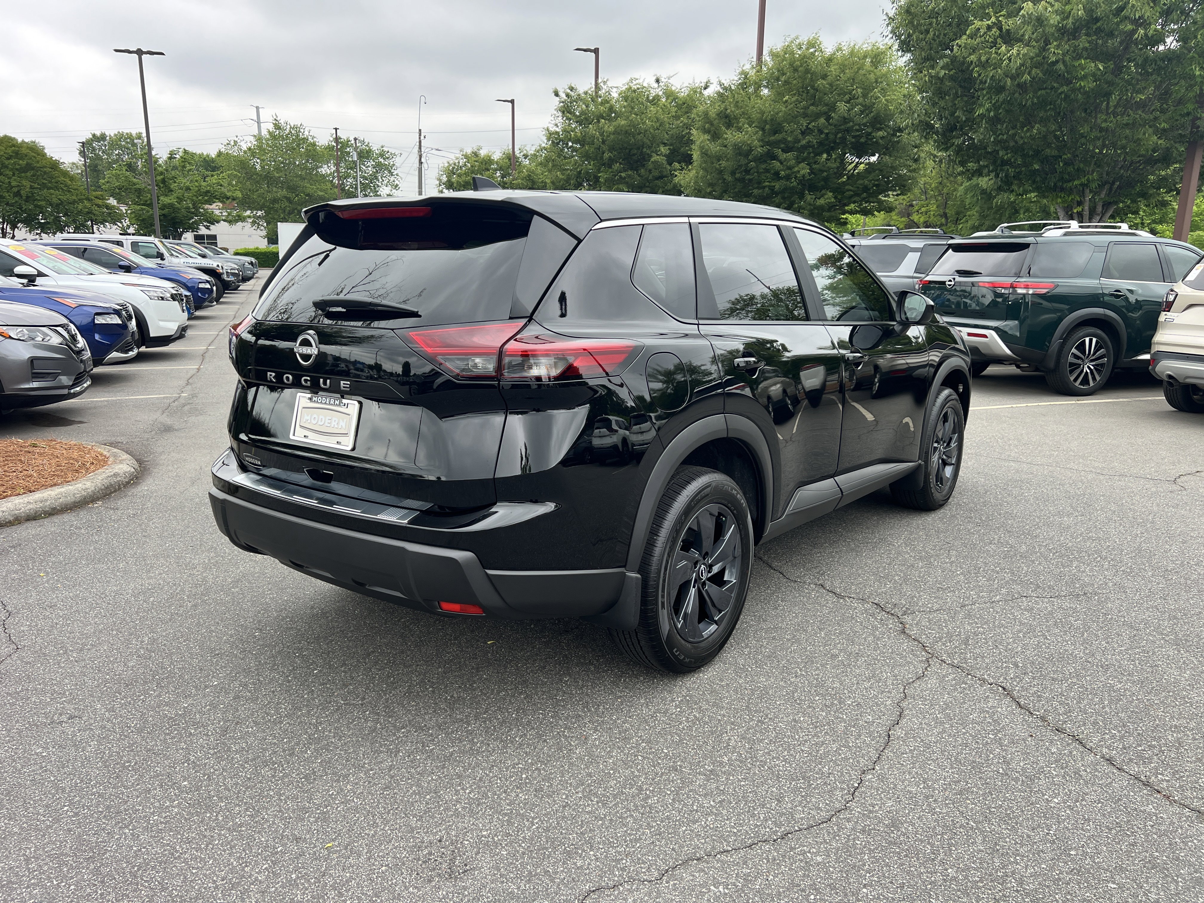 Used 2026 Super Black Nissan SV image 32