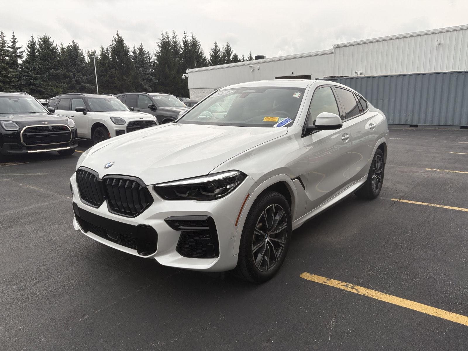 Used 2022 Mineral White Metallic BMW xDrive40i image 3