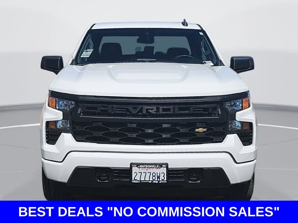 Used 2024 White Chevrolet Custom image 8