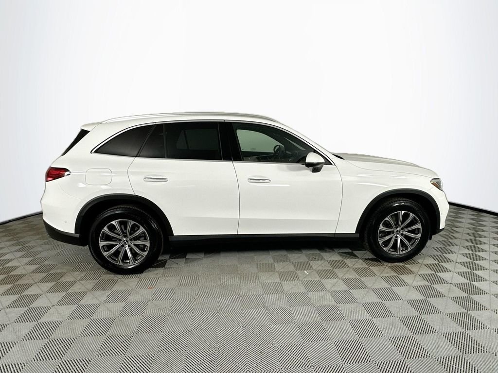 Certified Used 2023  Mercedes-Benz GLC 300 image 8