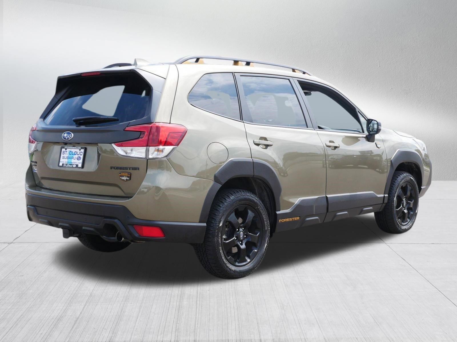 Used 2022 Autumn Green Metallic Subaru Wilderness image 7