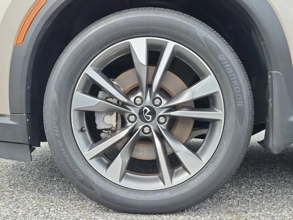 Used 2023 Warm Titanium INFINITI LUXE image 6