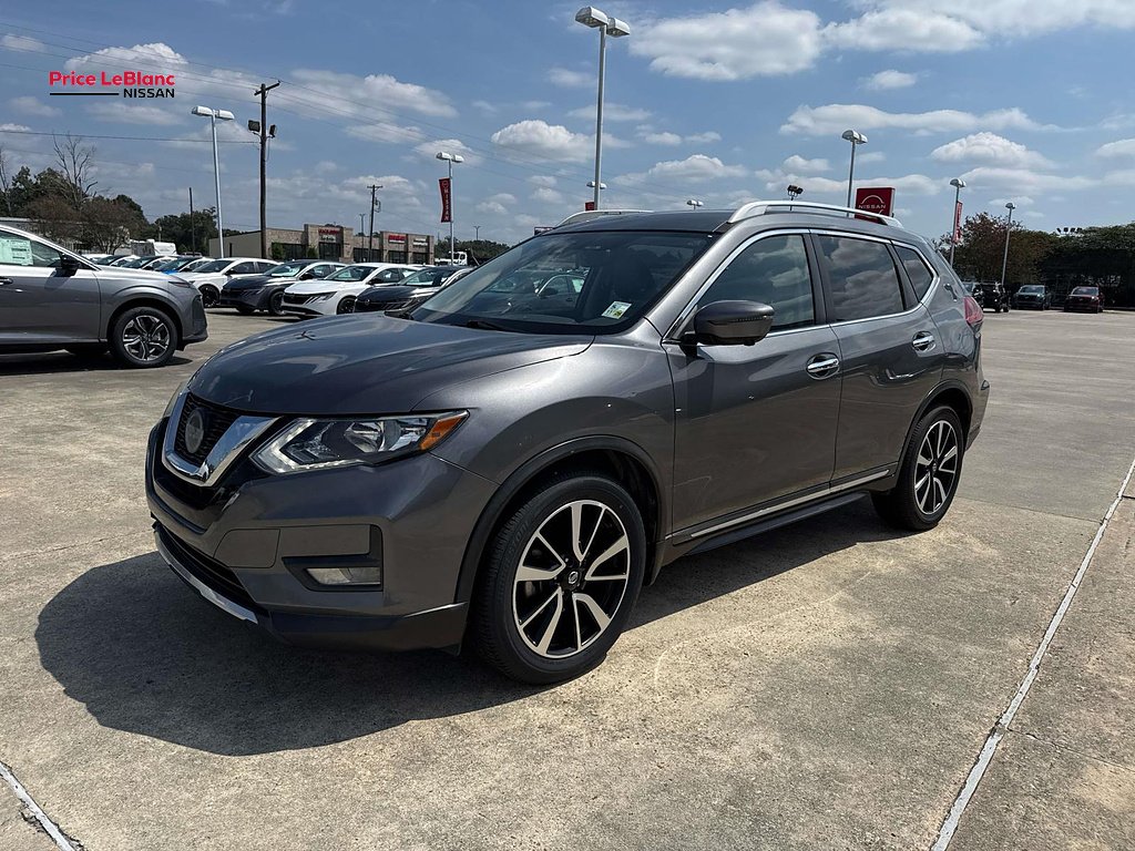 Used 2019 Gun Metallic Nissan SL image 3
