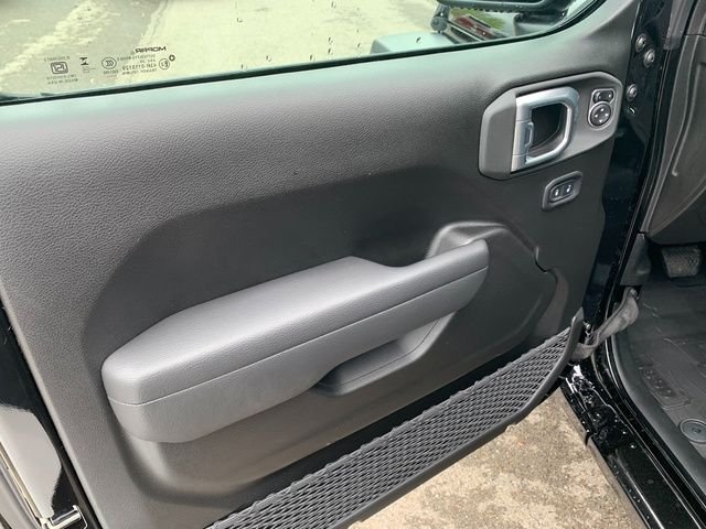 New 2026 Black Clear-Coat Exterior Paint Jeep Sport S image 16