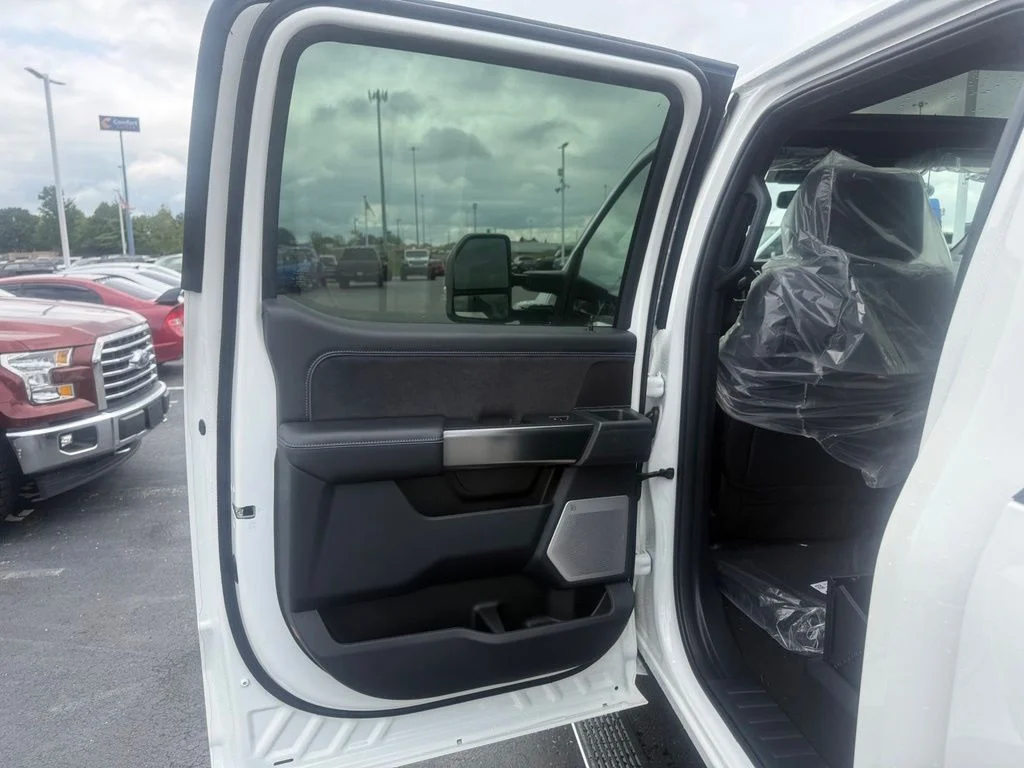 New 2026 Star White Metallic Tri-Coat Ford F-250® Platinum® image 42