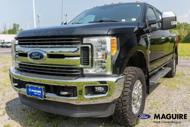 Used 2017 Black Ford XLT image 2