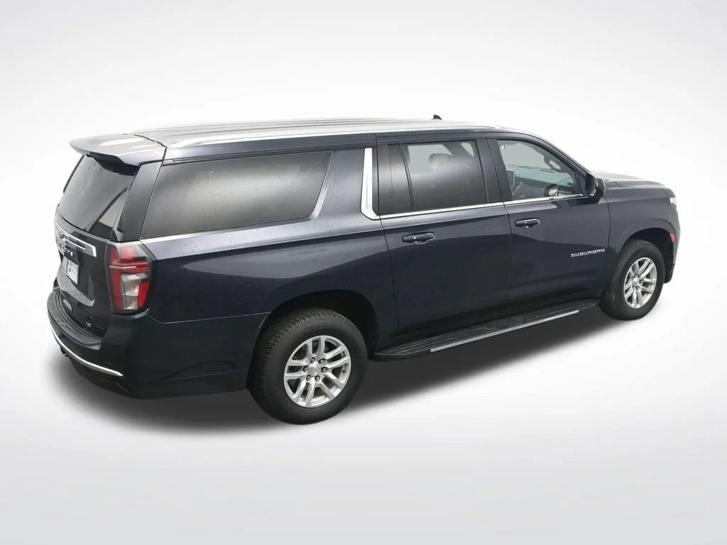 2023 Chevrolet Suburban LT - Photo 28