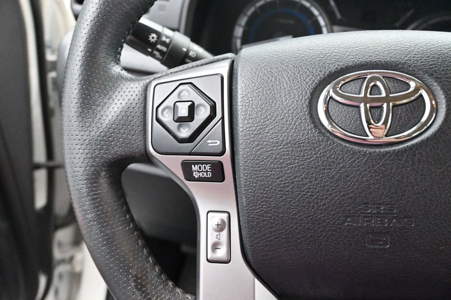 Used 2019 Blizzard Pearl Toyota Limited image 20