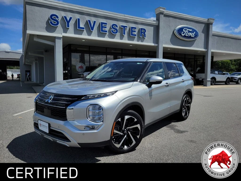 Used 2024  Mitsubishi SE image 1