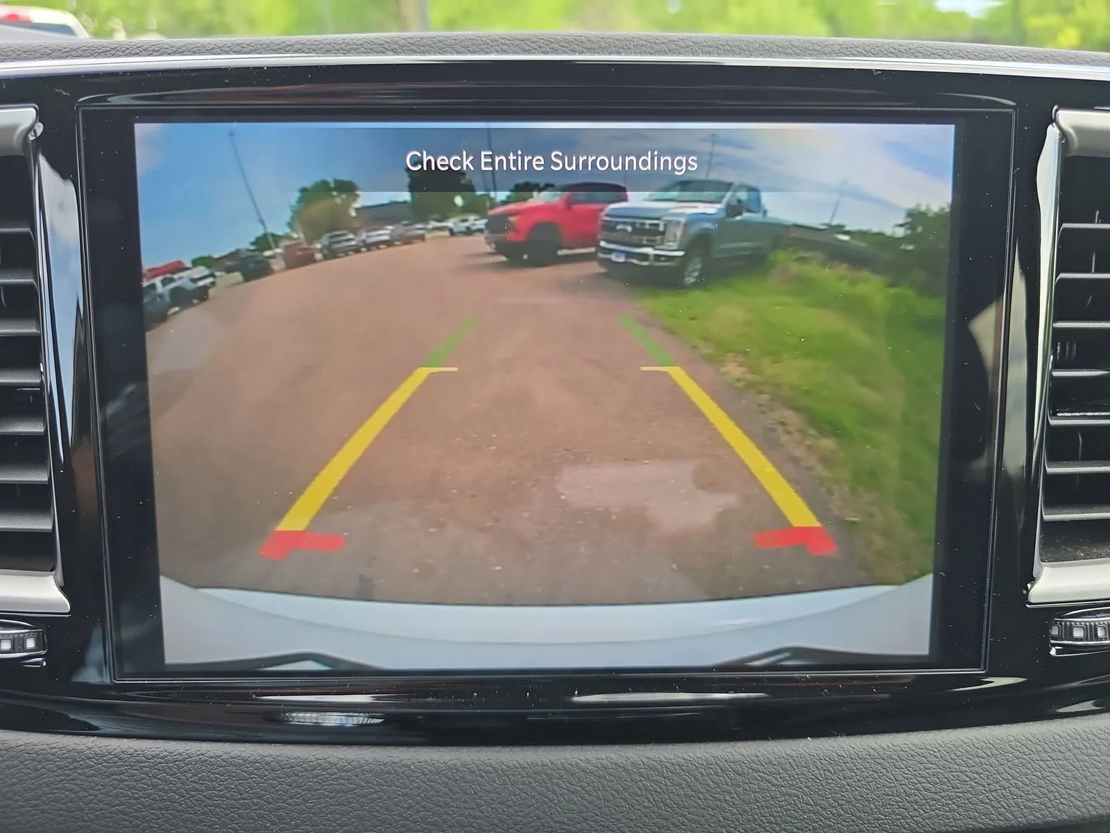 Used 2025 White Chrysler Select image 16