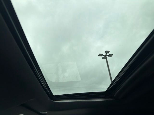 Used 2021 Blue GMC AT4 image 30