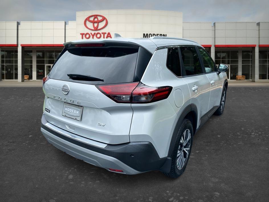 Used 2022 Brilliant Silver Metallic Nissan SV image 5