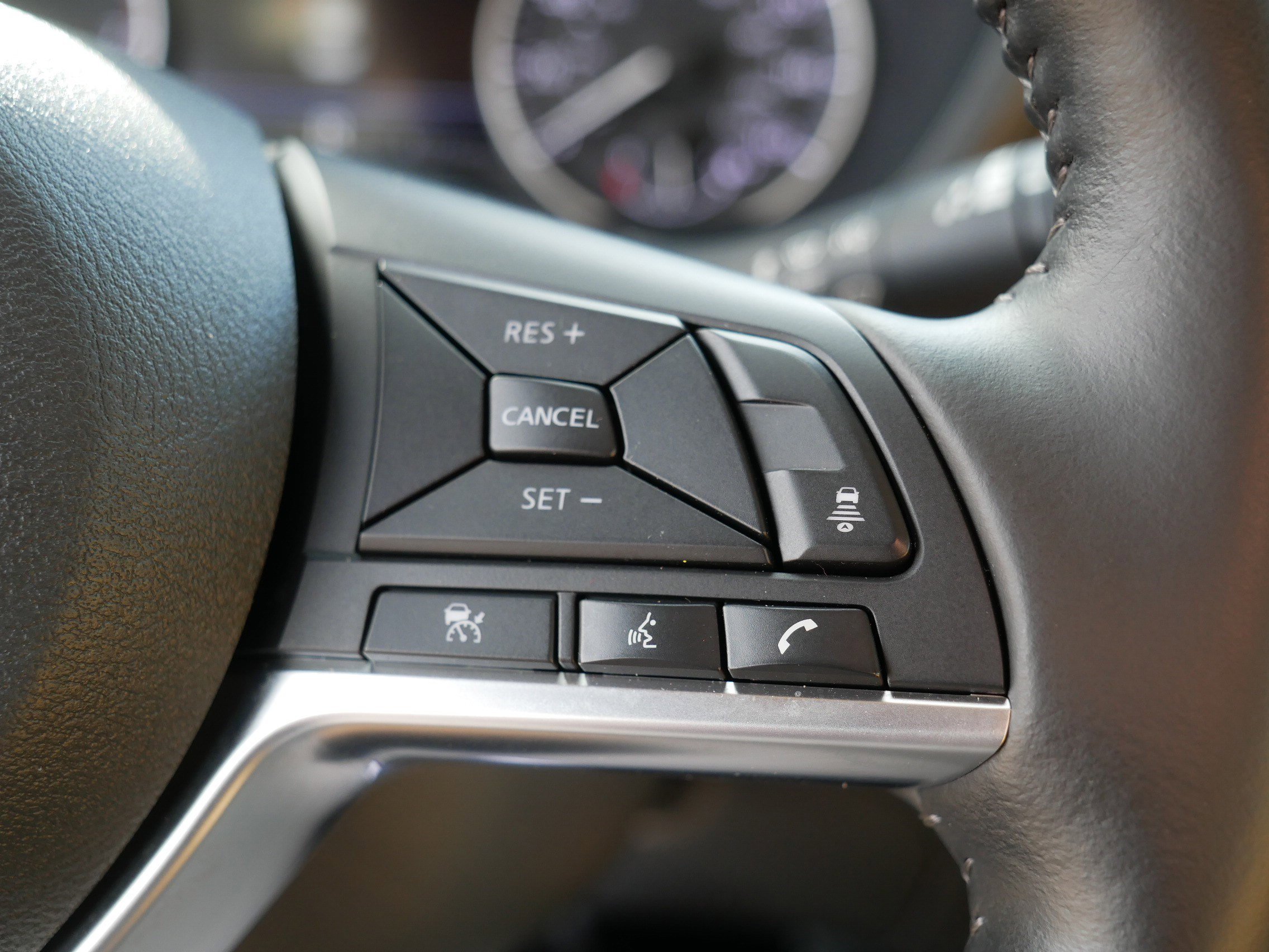 Certified Used 2025 Gun Metallic Nissan SV image 29