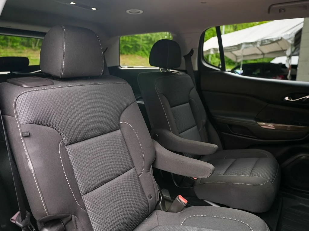 Used 2022 White GMC SLE image 50