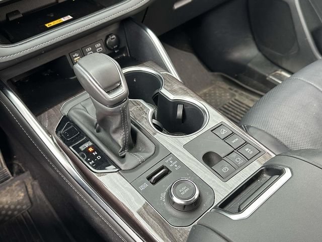 Used 2024  Toyota Limited image 22