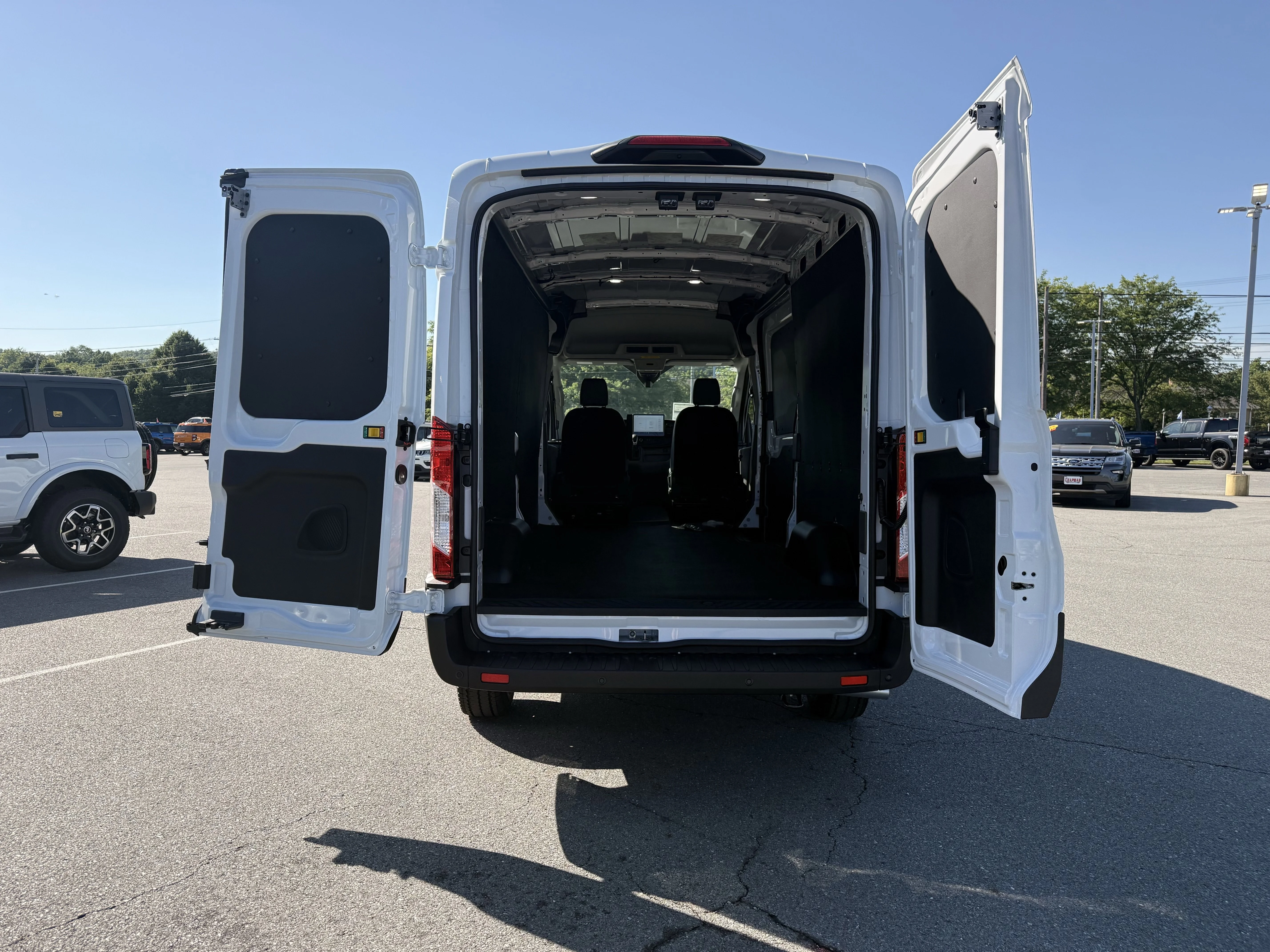 New 2026 Oxford White Ford Cargo Van image 27