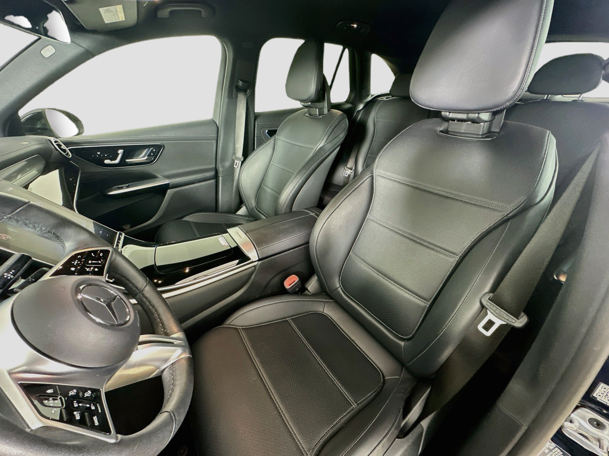 Used 2023 Black Mercedes-Benz GLC 300 image 25