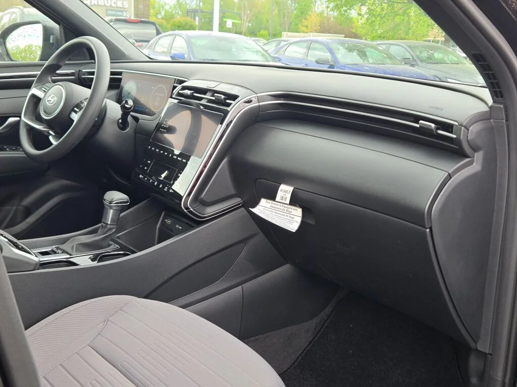Used 2024 Black Hyundai SEL image 7
