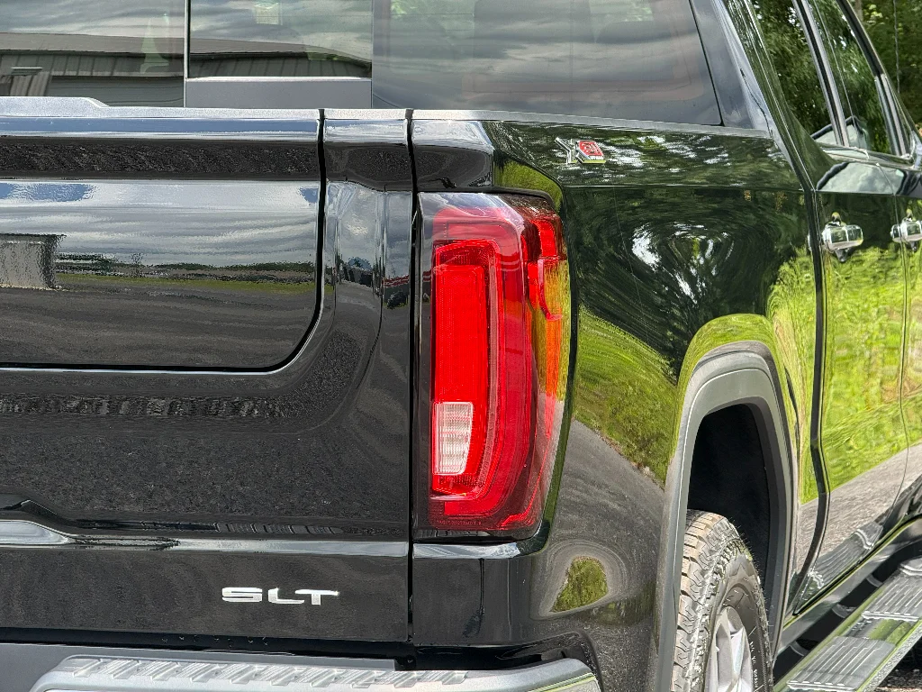 2026 GMC Sierra 1500 SLT - Photo 8