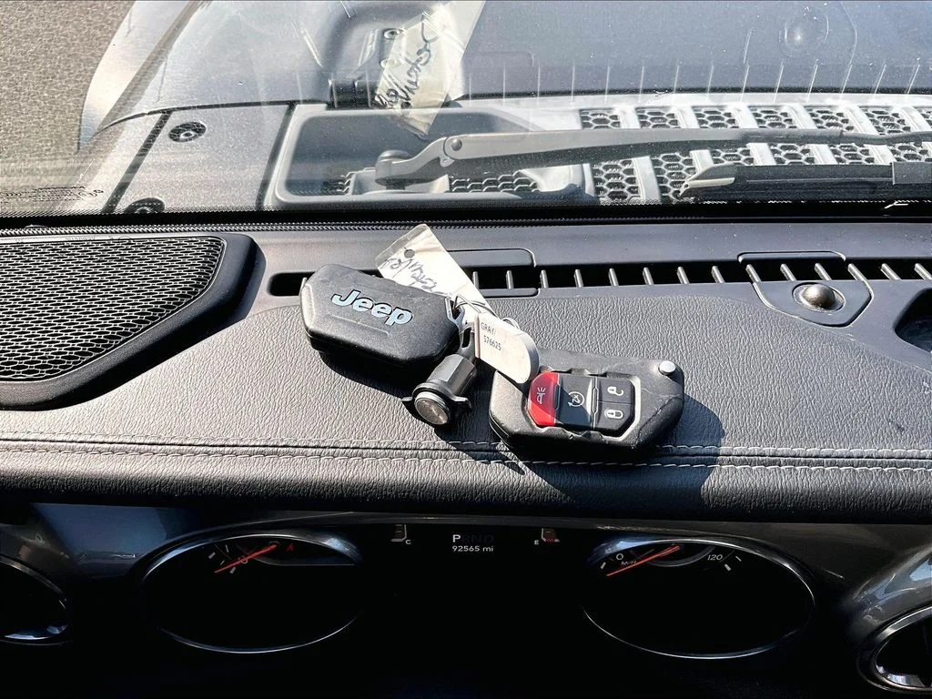 Used 2019 Gray Jeep Unlimited Sahara image 12