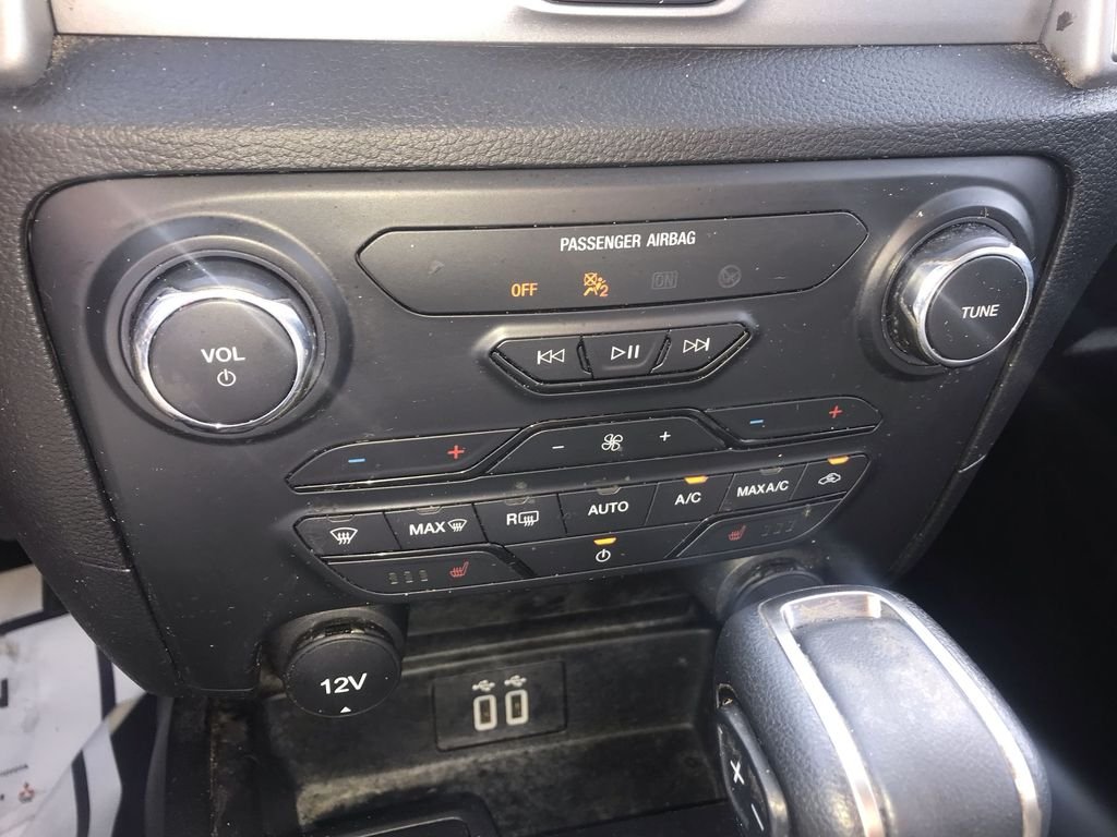 Used 2023 Silver Ford XLT image 19