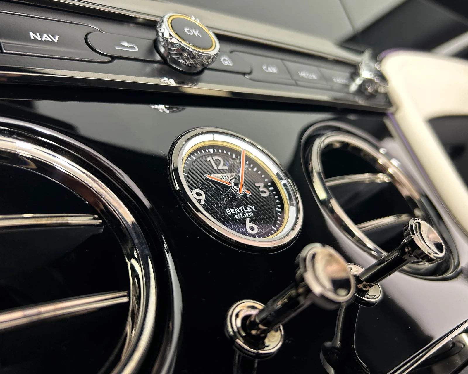 New 2026  Bentley V8 S image 25