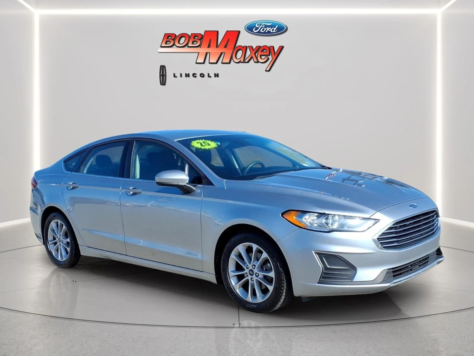 Used 2020 Silver Metallic Ford SE image 3