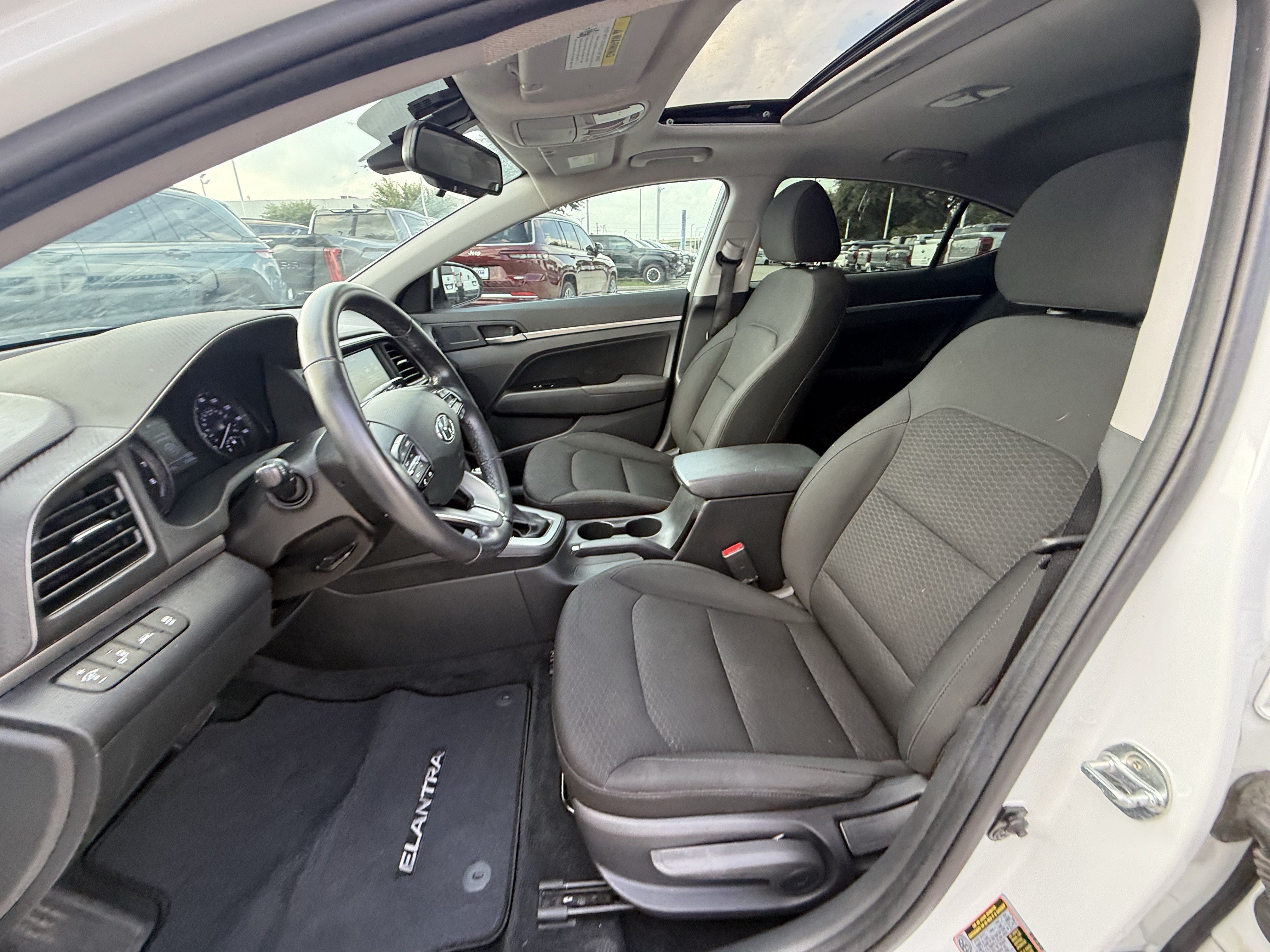 Used 2020 Quartz White Pearl Hyundai Value Edition image 28