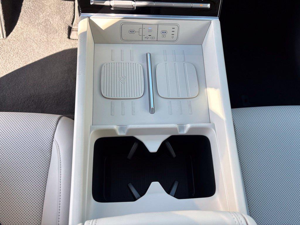 New 2027 White Hyundai SEL image 21