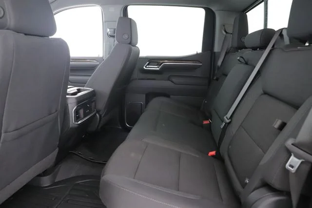 Used 2025 White GMC Elevation image 27