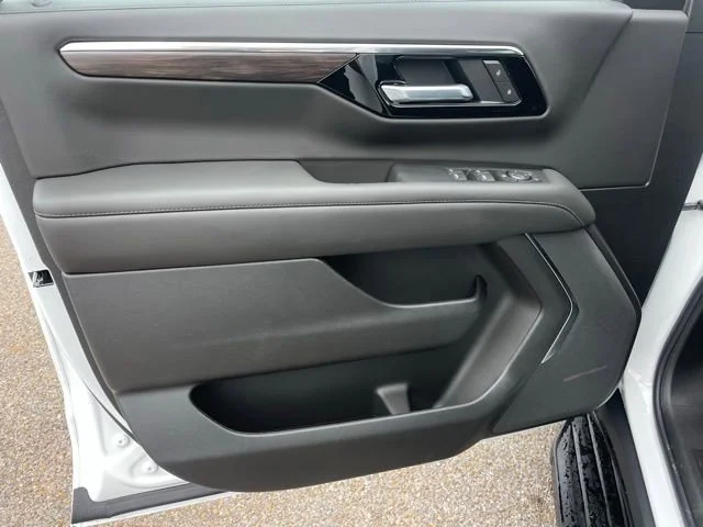 New 2026 Summit White Chevrolet Police image 20