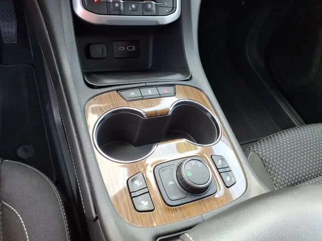 2023 GMC Acadia SLE - Photo 10