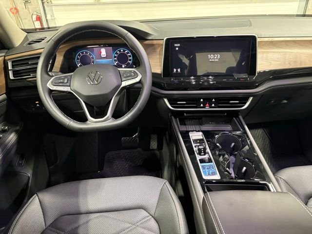 New 2026 White/off-white Volkswagen 2.0T SE w/Technology image 13