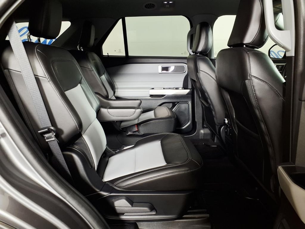 Used 2023 Gray Ford XLT image 11