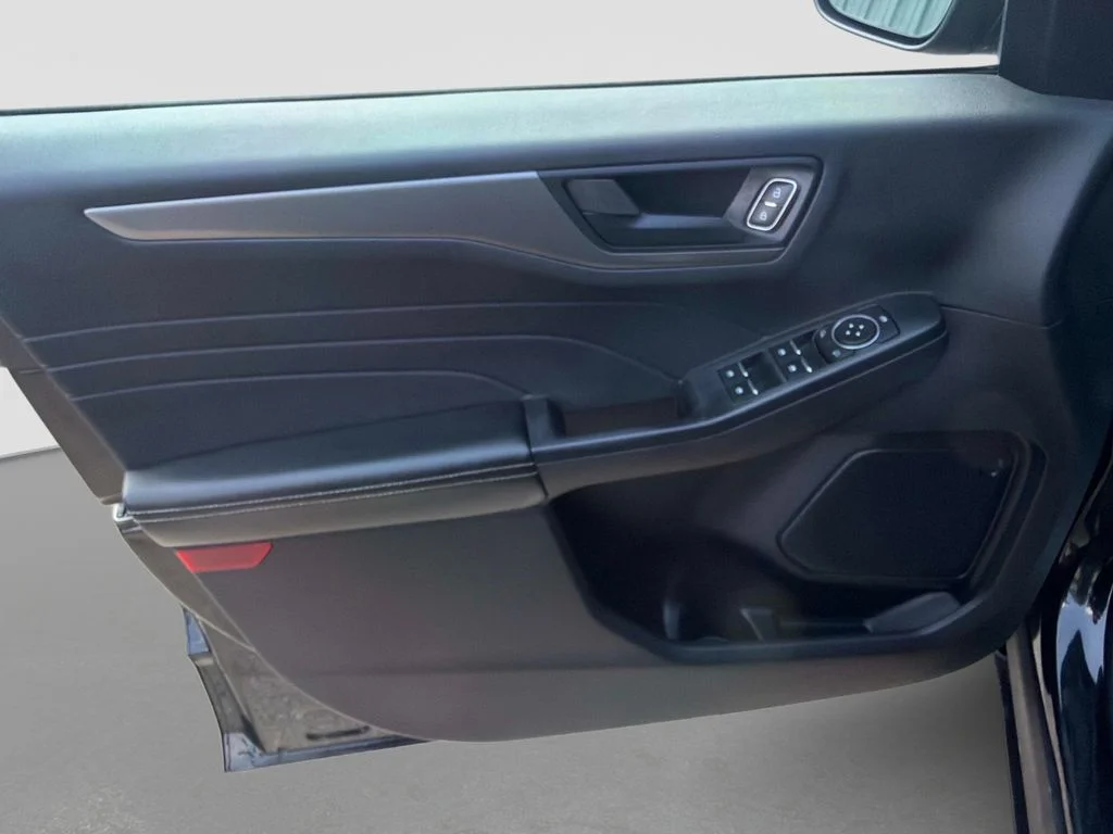 Used 2023 Black Ford Active image 18