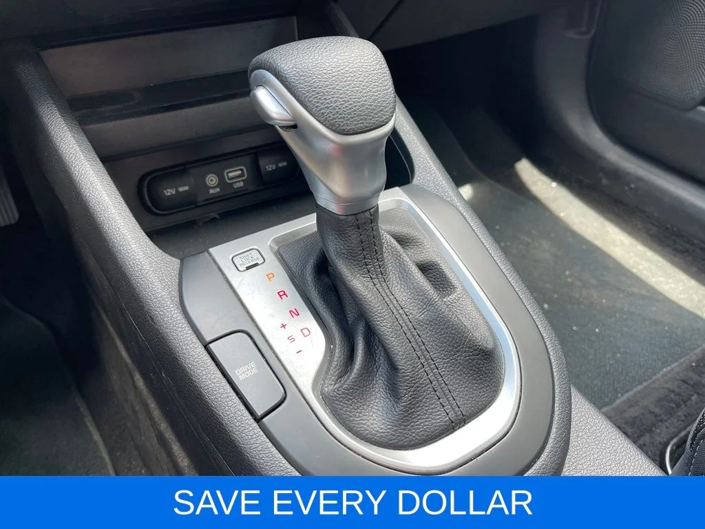 Used 2021 Black Kia LXS image 12