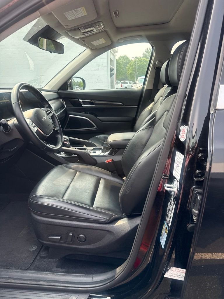 Certified Used 2025 Black Kia S image 4