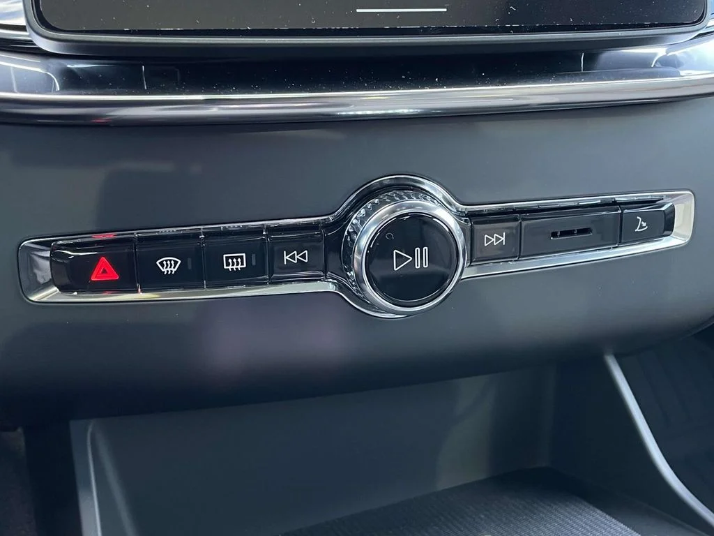 2026 Volvo XC90 Plus - Photo 20