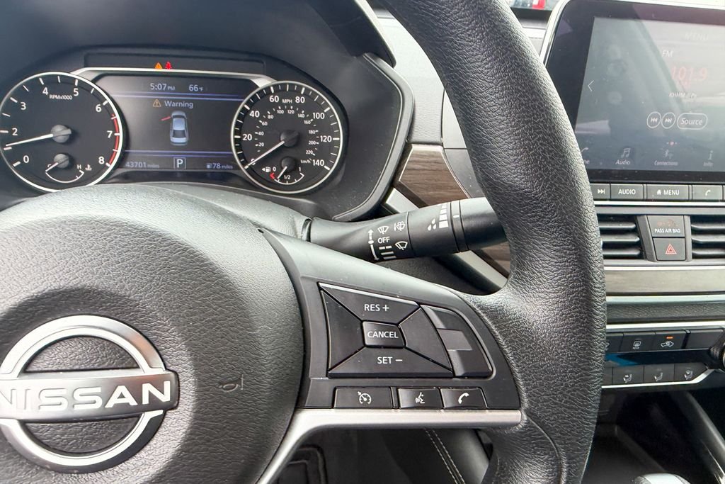 Used 2023 White Nissan 2.5 SV image 14