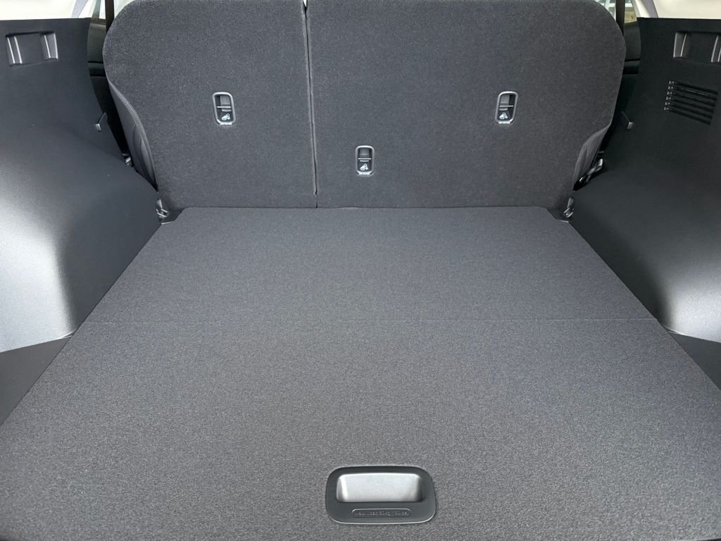 New 2026 Snow White Pearl Kia SX Prestige image 12