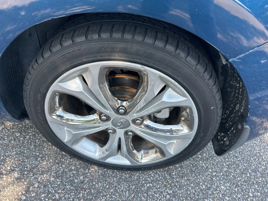 Used 2013 Blue Hyundai Base image 19
