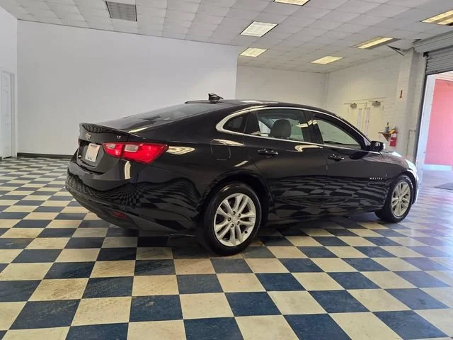 Used 2018 MOSAIC BLACK METALLIC Chevrolet LT image 8